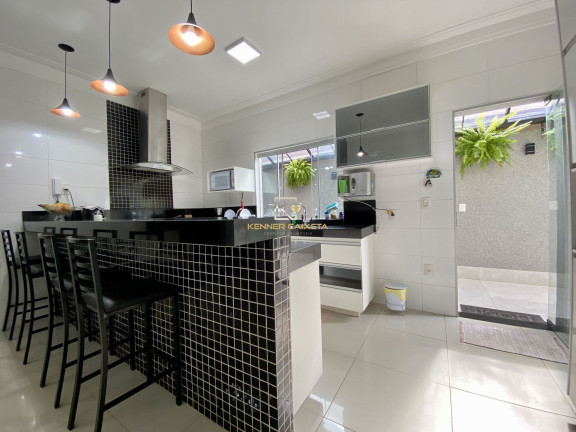 Imagem Casa com 3 Quartos à Venda, 220 m² em Belvedere - Patos De Minas