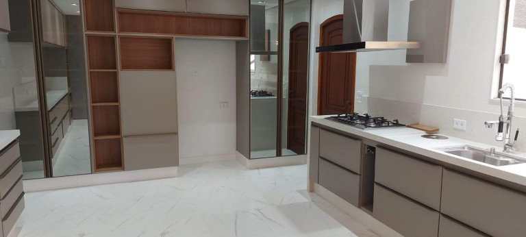 Imagem Casa com 4 Quartos à Venda, 382 m² em Parque São Luiz - Teresópolis