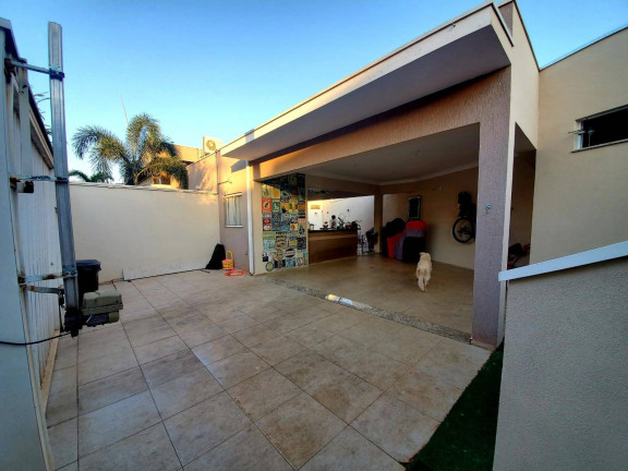 Casa com 3 Quartos à Venda,  em Limeira