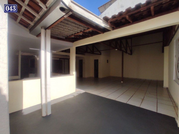 Imagem Casa com 5 Quartos à Venda, 220 m² em Santa Mônica - Londrina Imagem Casa com 5 Quartos à Venda, 220 m² em Santa Mônica - Londrina