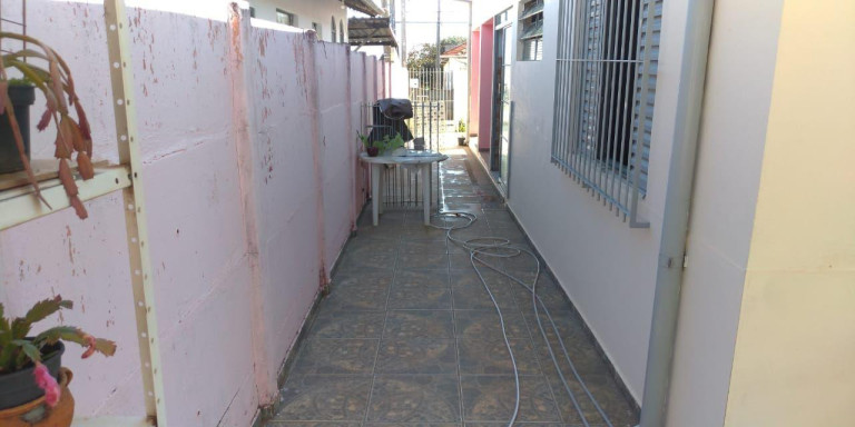 Imagem Casa com 2 Quartos à Venda, 180 m² em Vila Nova Botucatu - Botucatu