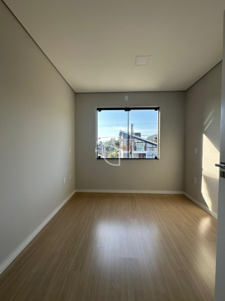 Imagem Casa com 3 Quartos à Venda,  em Bom Retiro - Joinville