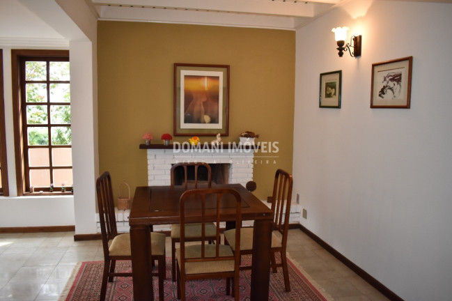 Imagem Casa com 4 Quartos à Venda, 205 m² em Região Do Alto Do Capivari - Campos Do Jordão