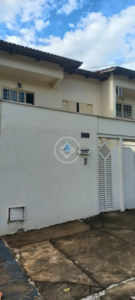 Imagem Sobrado com 3 Quartos à Venda, 166 m² em Jardim América - Goiânia Imagem Sobrado com 3 Quartos à Venda, 166 m² em Jardim América - Goiânia