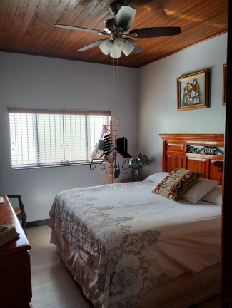Imagem Casa com 3 Quartos à Venda, 247 m² em Cabral - Contagem Imagem Casa com 3 Quartos à Venda, 247 m² em Cabral - Contagem