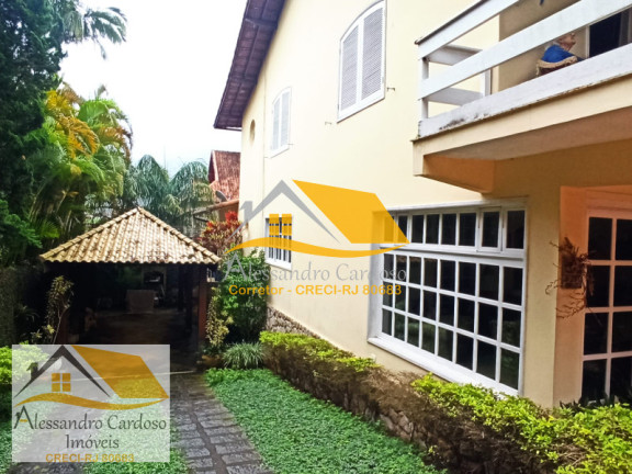 Imagem Casa com 6 Quartos à Venda, 290 m² Imagem Casa com 6 Quartos à Venda, 290 m²