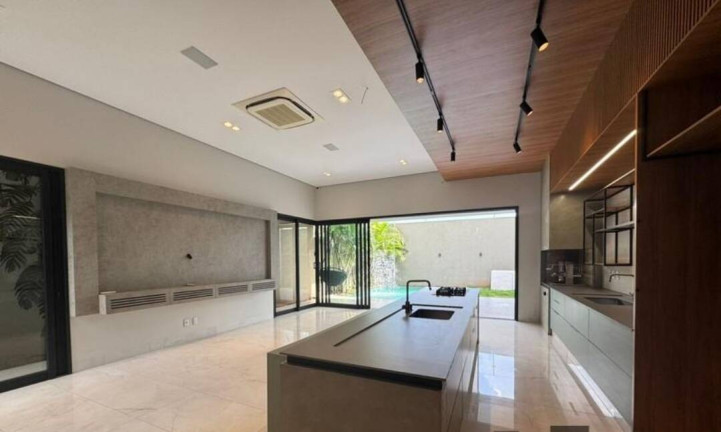 Casa com 3 Quartos à Venda, 345 m² em Tangará Da Serra
