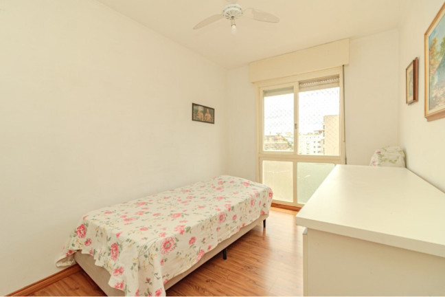Imagem Imóvel com 2 Quartos à Venda, 74 m² em Passo Da Areia - Porto Alegre