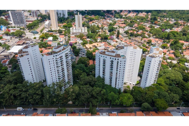Imagem Imóvel com 4 Quartos à Venda, 240 m² em Santo Amaro - São Paulo Imagem Imóvel com 4 Quartos à Venda, 240 m² em Santo Amaro - São Paulo