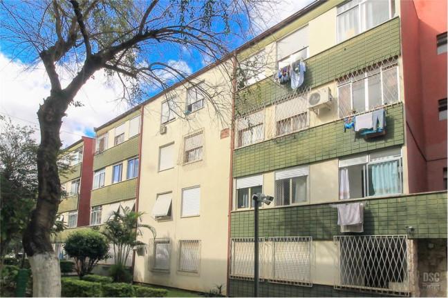 Imagem Imóvel com 2 Quartos à Venda,  em Cavalhada - Porto Alegre