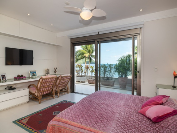 Imagem Casa com 8 Quartos à Venda, 800 m² em Tabatinga - Caraguatatuba Imagem Casa com 8 Quartos à Venda, 800 m² em Tabatinga - Caraguatatuba