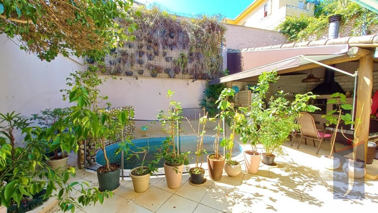 Imagem Casa com 3 Quartos à Venda, 257 m² em Jardim Da Gloria - São Paulo Imagem Casa com 3 Quartos à Venda, 257 m² em Jardim Da Gloria - São Paulo