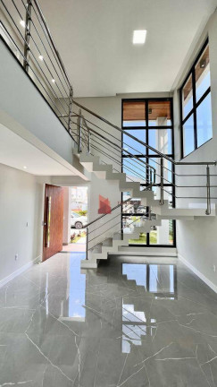 Imagem Sobrado com 4 Quartos à Venda, 265 m² em Santa Regina - Camboriú