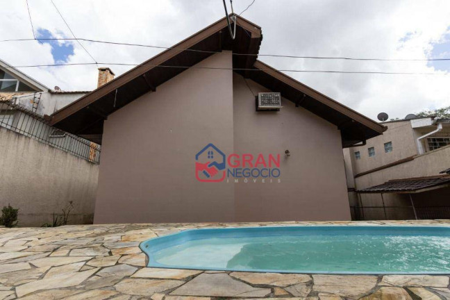 Imagem Casa com 4 Quartos à Venda, 243 m² em Pilarzinho - Curitiba