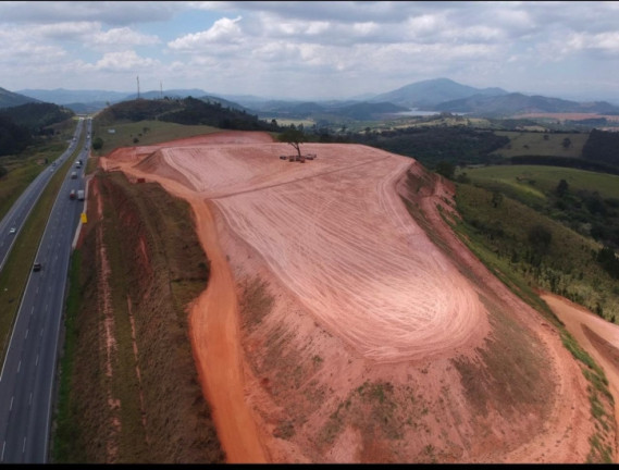 Terreno à Venda, 40.000 m² em Peao - Bragança Paulista
