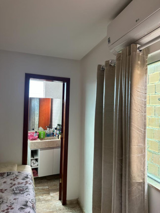 Imagem Casa com 4 Quartos à Venda, 210 m² em Camaçari Imagem Casa com 4 Quartos à Venda, 210 m² em Camaçari