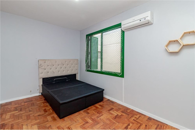 Imagem Imóvel com 2 Quartos à Venda, em São João - Porto Alegre Imagem Imóvel com 2 Quartos à Venda, em São João - Porto Alegre