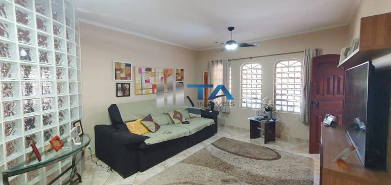 Imagem Casa com 4 Quartos à Venda, 220 m² em Jardim Aurélia - Campinas