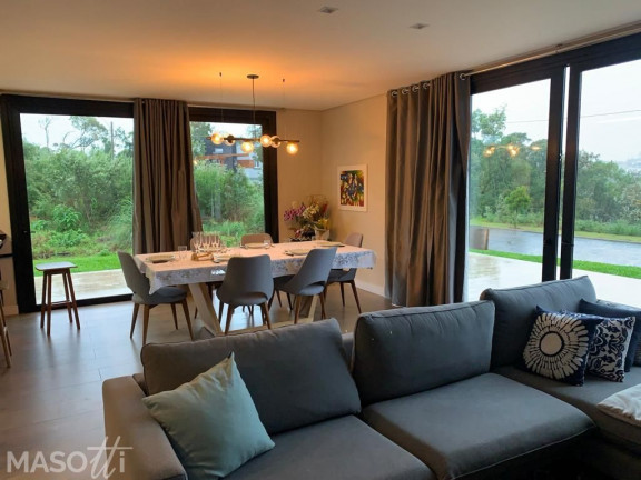Imagem Casa com 3 Quartos à Venda, 250 m² em Linha ávila Alta - Gramado Imagem Casa com 3 Quartos à Venda, 250 m² em Linha ávila Alta - Gramado
