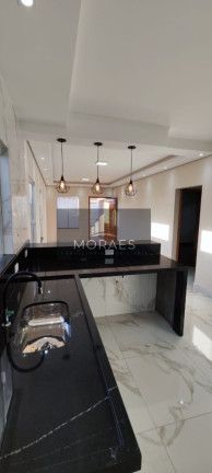 Imagem Casa com 3 Quartos à Venda, 156 m² em Lívia I - Botucatu
