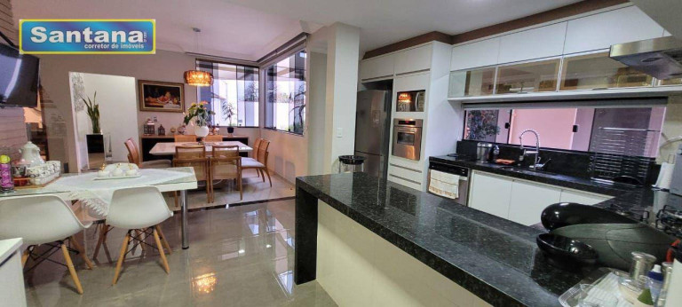 Imagem Casa com 5 Quartos à Venda, 320 m² em Bandeirantes - Caldas Novas Imagem Casa com 5 Quartos à Venda, 320 m² em Bandeirantes - Caldas Novas