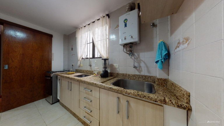 Imagem Imóvel com 1 Quarto à Venda, 48 m² em Cidade Baixa - Porto Alegre Imagem Imóvel com 1 Quarto à Venda, 48 m² em Cidade Baixa - Porto Alegre