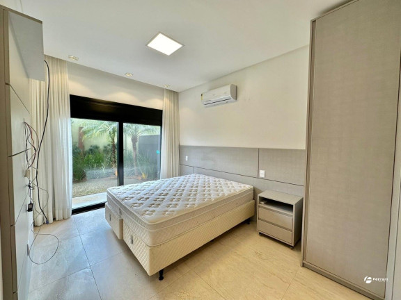 Imagem Casa de Condomínio com 4 Quartos à Venda, 160 m² em Centro - Xangri-lá
