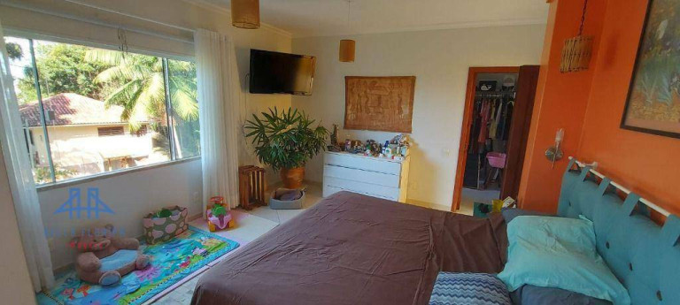 Imagem Casa com 3 Quartos à Venda, 195 m² em Lagoa Da Conceição - Florianópolis