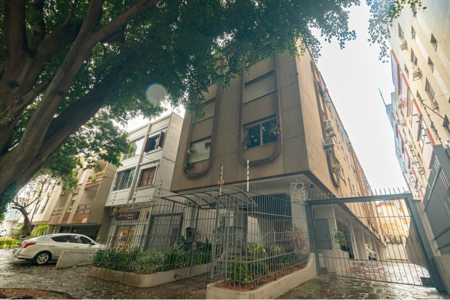 Imagem Imóvel com 3 Quartos à Venda, em Mont Serrat - Porto Alegre Imagem Imóvel com 3 Quartos à Venda, em Mont Serrat - Porto Alegre