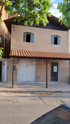 Casa com 3 Quartos à Venda,  em Sagrada Familia  - Montes Claros