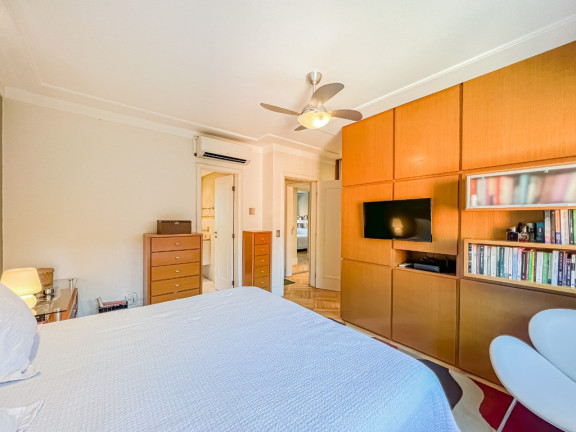 Imagem Apartamento com 3 Quartos à Venda, 243 m² em Rio Branco - Porto Alegre