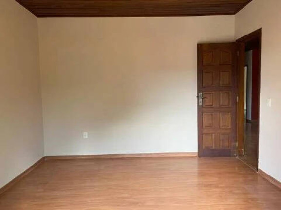 Imagem Casa com 3 Quartos à Venda, 500 m² em Cascatinha - Nova Friburgo