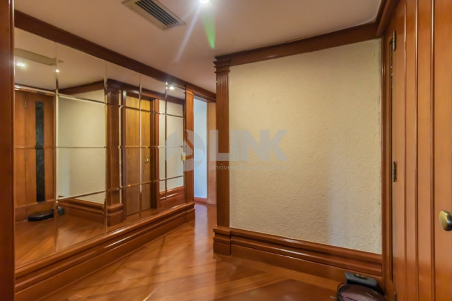 Imagem Apartamento com 4 Quartos à Venda, 250 m² em Bela Vista - Porto Alegre Imagem Apartamento com 4 Quartos à Venda, 250 m² em Bela Vista - Porto Alegre