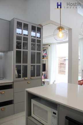 Imagem Casa com 3 Quartos à Venda, em Glória - Joinville Imagem Casa com 3 Quartos à Venda, em Glória - Joinville