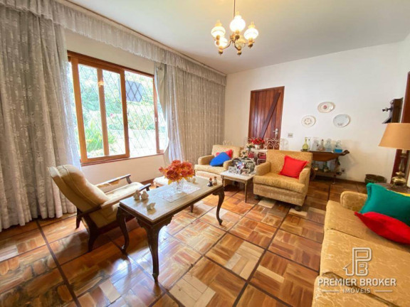 Imagem Casa com 3 Quartos à Venda, 200 m² em Alto - Teresópolis Imagem Casa com 3 Quartos à Venda, 200 m² em Alto - Teresópolis