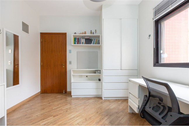 Imagem Imóvel com 3 Quartos à Venda, em Moema - São Paulo Imagem Imóvel com 3 Quartos à Venda, em Moema - São Paulo