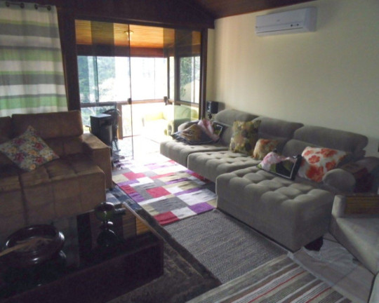 Imagem Casa com 4 Quartos à Venda, 300 m² em Golfe - Teresópolis Imagem Casa com 4 Quartos à Venda, 300 m² em Golfe - Teresópolis