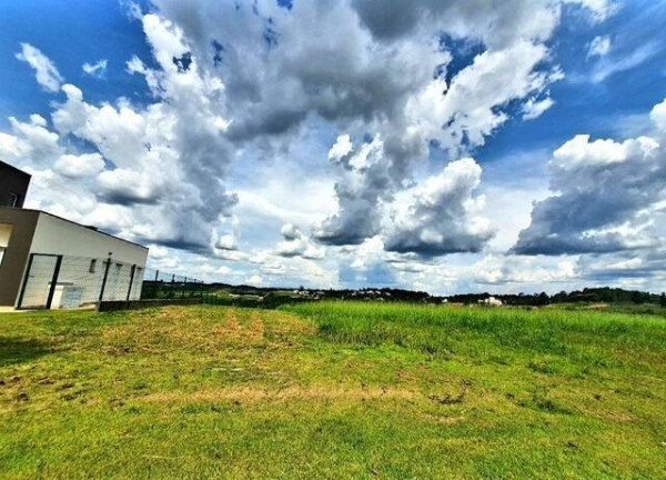 Terreno em Condomínio à Venda, 1.000 m² em Ivoturucaia - Jundiaí