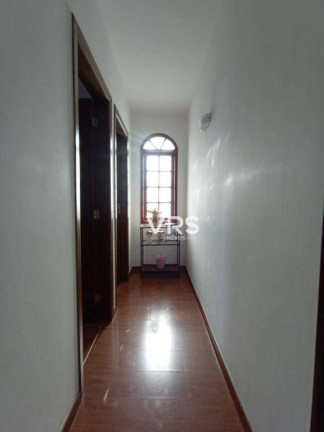 Imagem Casa com 4 Quartos à Venda, 197 m² em Granja Guarani - Teresópolis