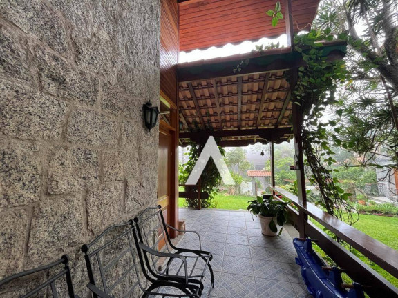 Imagem Casa com 5 Quartos à Venda, 350 m² em Iucas - Teresópolis
