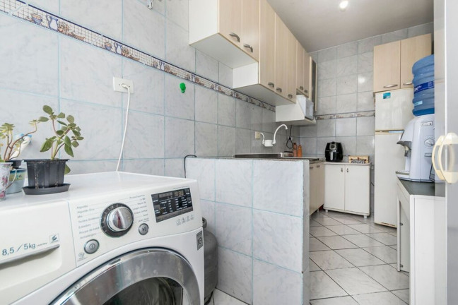 Imagem Imóvel com 2 Quartos à Venda, 47 m² em Cristal - Porto Alegre Imagem Imóvel com 2 Quartos à Venda, 47 m² em Cristal - Porto Alegre