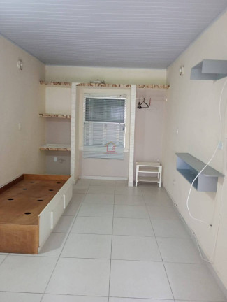 Imagem Kitnet com 1 Quarto à Venda, 30 m² Imagem Kitnet com 1 Quarto à Venda, 30 m²