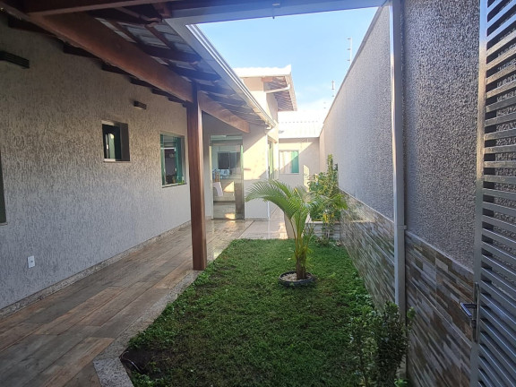Imagem Casa com 4 Quartos à Venda, 300 m² em Santa Mônica - Belo Horizonte Imagem Casa com 4 Quartos à Venda, 300 m² em Santa Mônica - Belo Horizonte