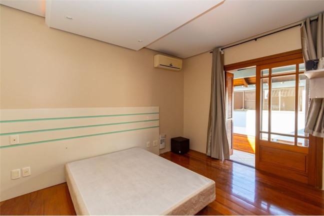 Imagem Casa com 4 Quartos à Venda,  em Moinhos De Vento - Canoas