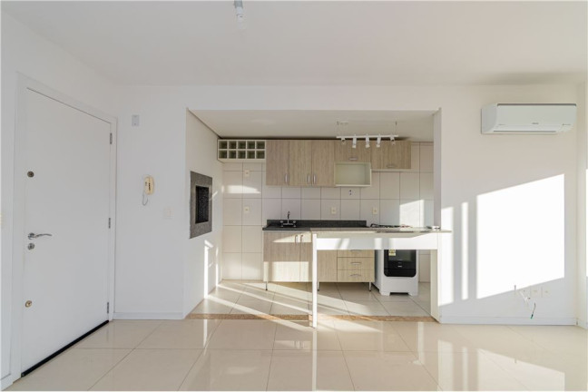 Imagem Imóvel com 2 Quartos à Venda, em Rio Branco - Porto Alegre Imagem Imóvel com 2 Quartos à Venda, em Rio Branco - Porto Alegre