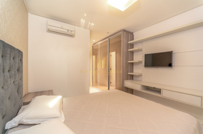 Imagem Apartamento com 3 Quartos à Venda, 131 m² em Centro - Balneário Camboriú Imagem Apartamento com 3 Quartos à Venda, 131 m² em Centro - Balneário Camboriú
