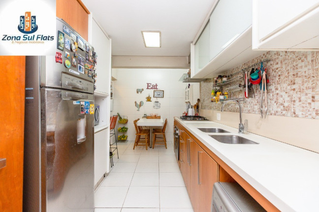 Imagem Casa com 3 Quartos à Venda, 220 m² em Vila Tramontano - São Paulo