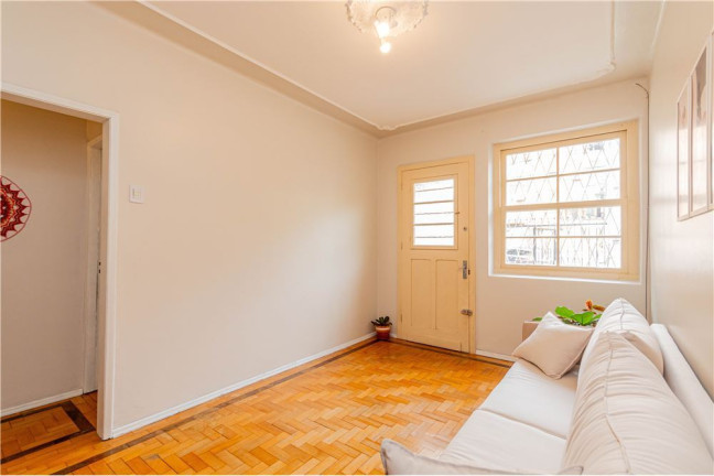 Imagem Casa com 4 Quartos à Venda, 98 m² em Petrópolis - Porto Alegre