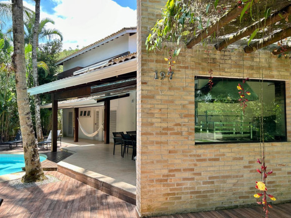 Sobrado com 5 Quartos à Venda, 484 m² em Barequeçaba