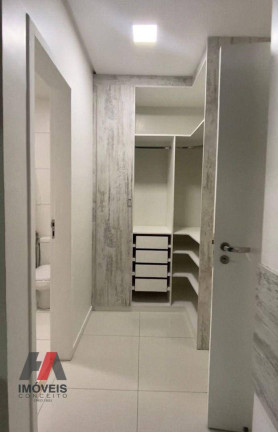 Imagem Casa com 4 Quartos à Venda, 182 m² em Eusébio - Eusébio